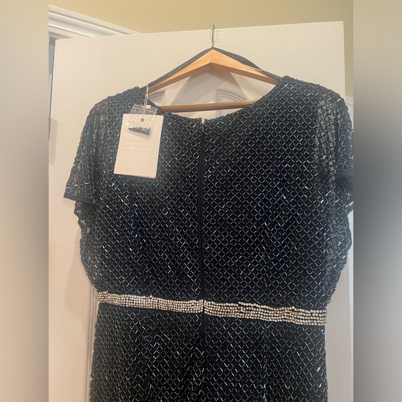 Mac Duggal BEADED BUTTERFLY SLEEVE COLUMN GOWN - Picture 7 of 16